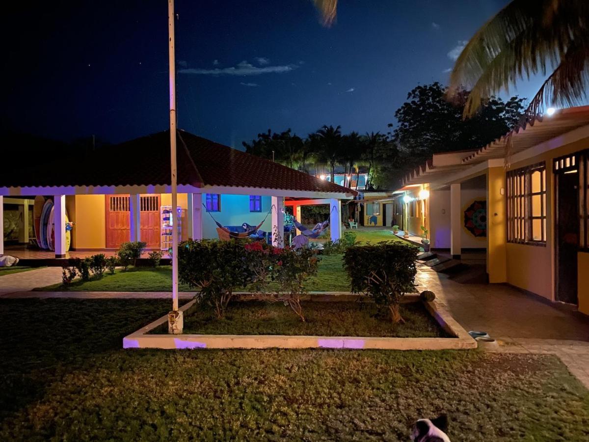 Solid Surf Camp Hostel Nicaragua Transito Exterior foto